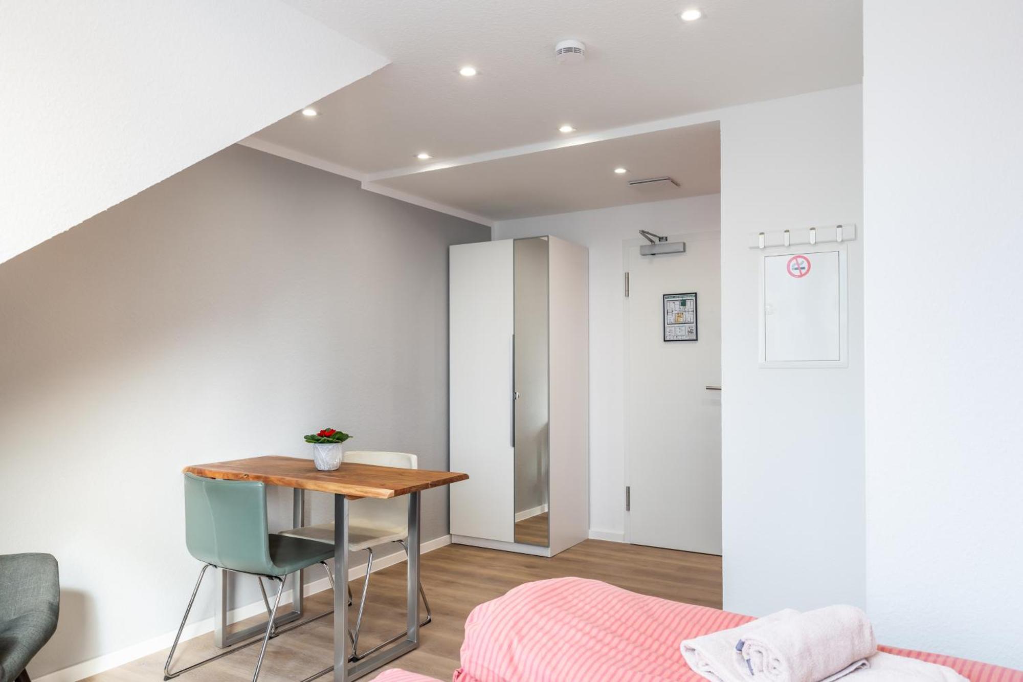 Wohnen Auf Zeit - Innenstadt-Appartements Freiburg im Breisgau Kamer foto
